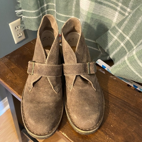 Clark’s original desert boots suede buckle closure with original crepe soles 9 - Picture 2 of 8